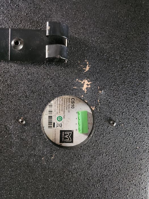 Boxa original cu conectare prin cablu  pentru cei care stiu ce sant