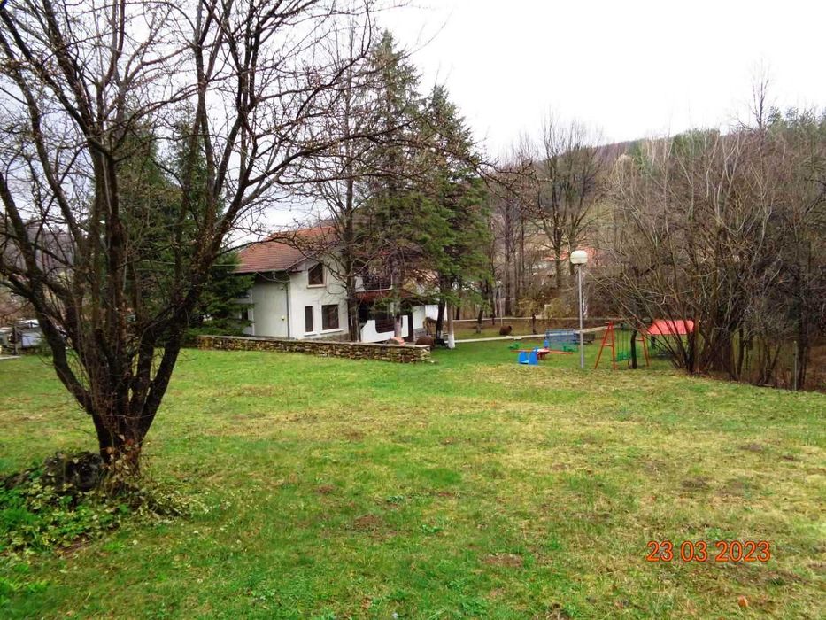 Вилен комплекс в Балкана, на 7 км от Трявна