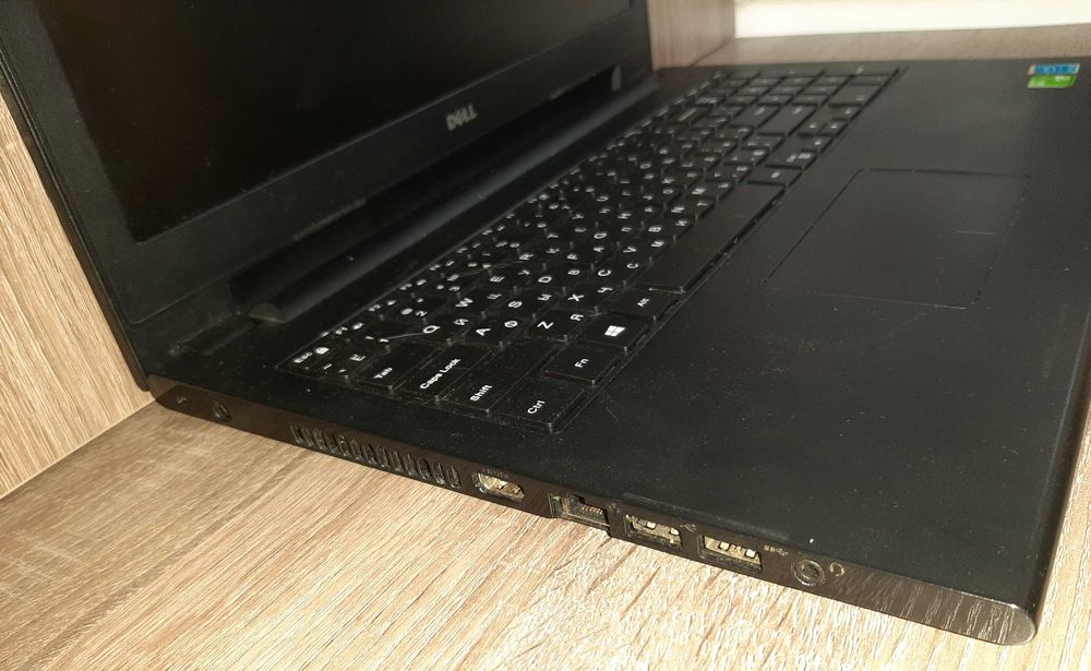 ноутбук Dell Inspiron 15 +мышка новая