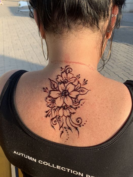 Роспись хной, мехенди