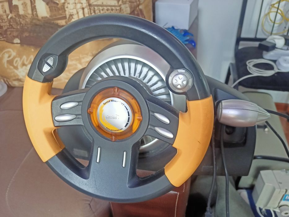 Игровой руль новый