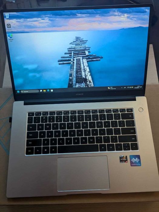Лаптоп Honor Magicbook 15 - Ryzen 5 4500U, 8GB RAM, 256GB SSD