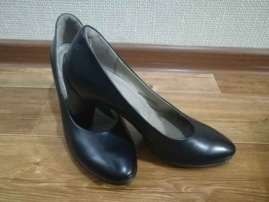 Шикарные туфли Ecco 39