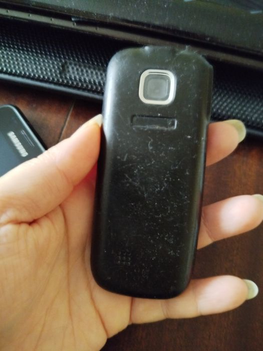 2 телефона за части