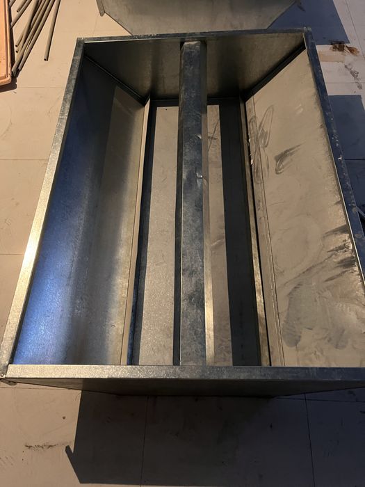 Вытяжные вентиляторы зонт 2 штук