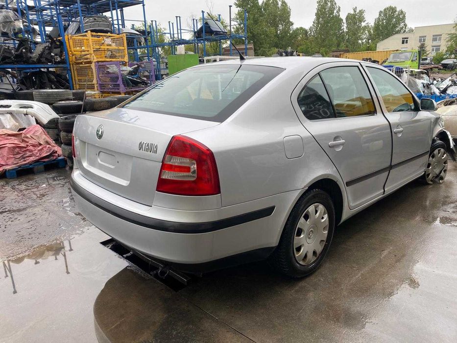 dezmembrez skoda octavia 2 cod motor BLS/usi octavia 2/hayon octavia 2