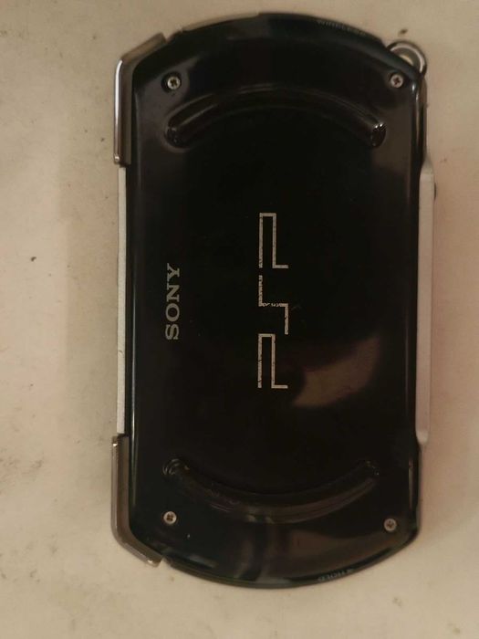 PSP GO, с играми
