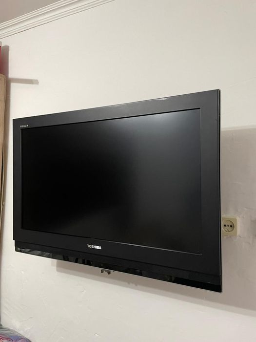 Телевизор, жағдайы жақсы. Істеп тұр