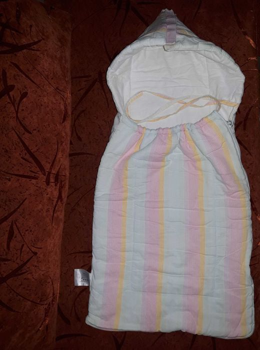 Продавам БЕБЕШКА ПОДЛОЖКА за количка+ПЕЛЕНИ, много запазени с ОТСТЪПКА