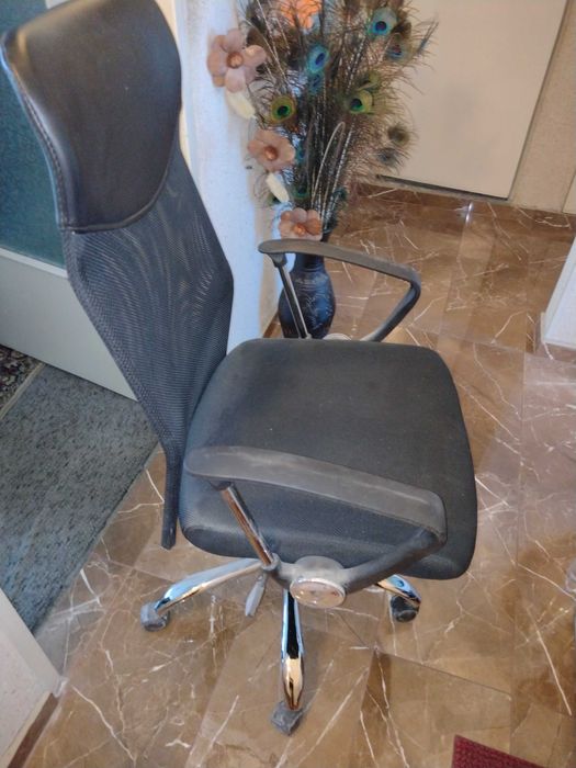 Подматрачна рамка и въртящ се стол