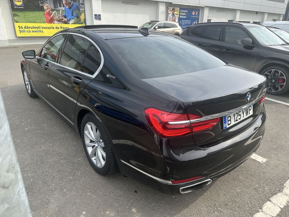 BMW 740e iPerformance 326cp