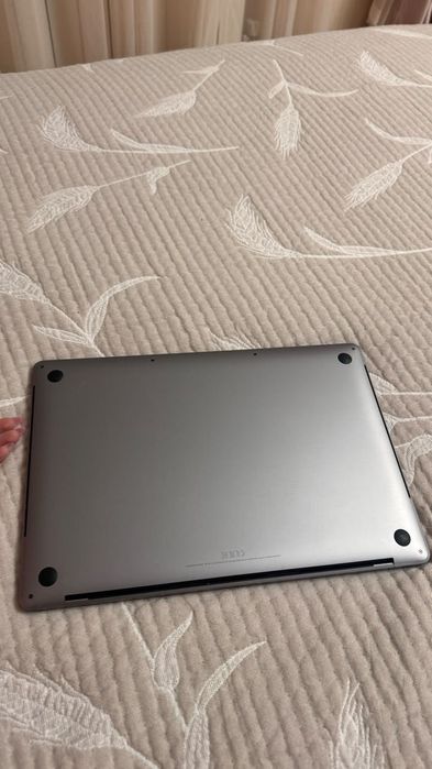 Mac Book Pro продается