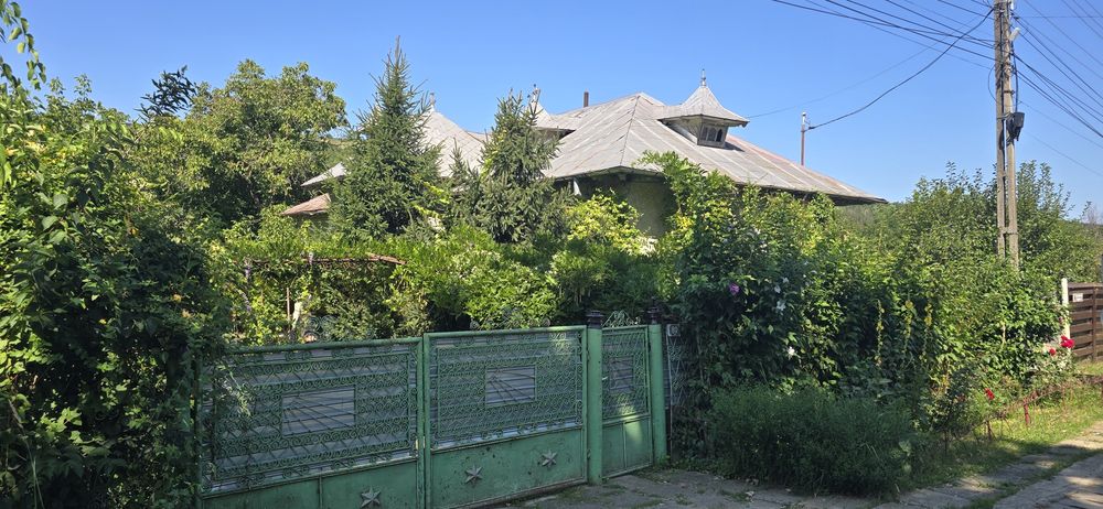 Casă de vănzare  cu teren 1100mp in Sărata Monteoru.  gaze  și  canalizare