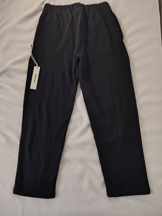 Pantalon Essentials noi cu eticheta