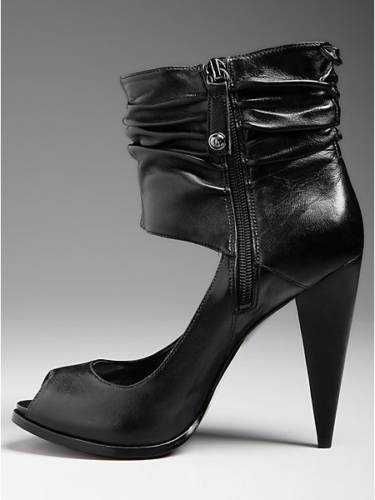 Оригинални сандали и обувки Guess - 36 номер