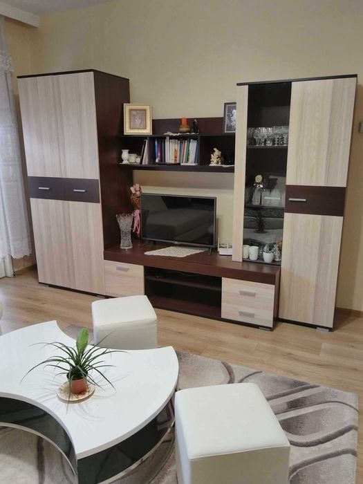 мебели за хол-ъглов диван, маса и секция