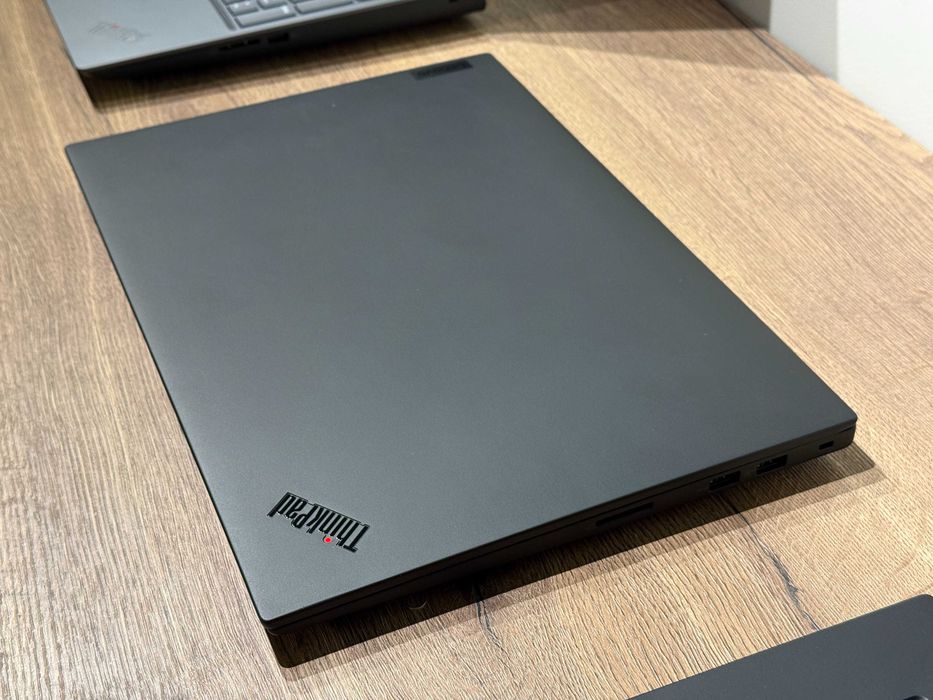 Lenovo ThinkPad P1 Gen 6 16" UHD OLED i7 64GB RTX 4080 12GB 1TB SSD