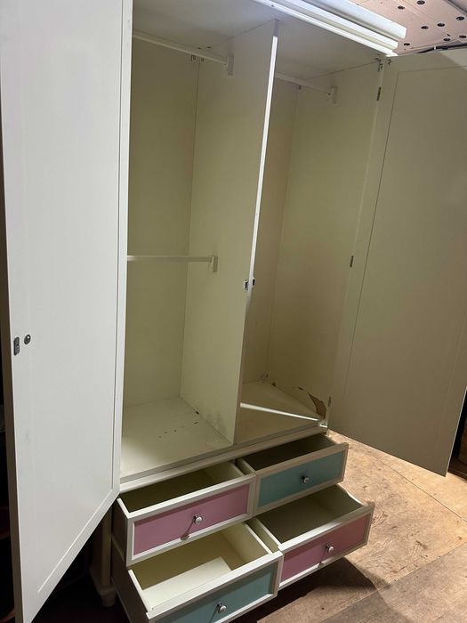 2 buc Dulap cu 2 usi si 4 Sertare; Sifonier cu raft si bara de umerase