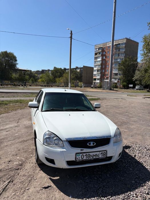 Продам машину Приора