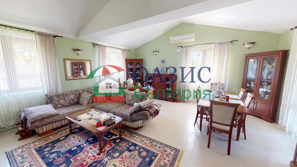 Къща с 4 спални 264 кв.м., в село. Кошарица, България, 385 000 евро