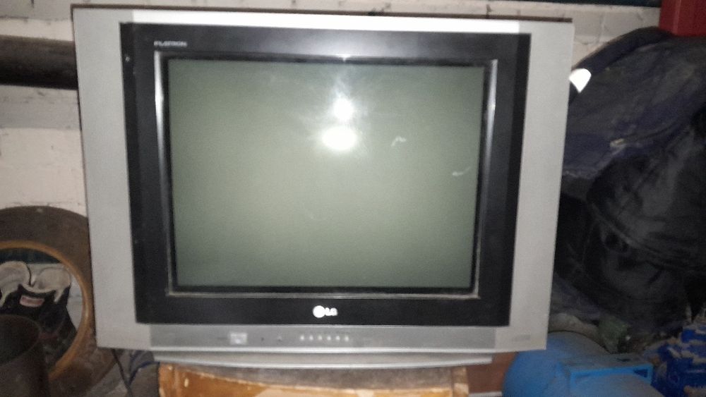 Продам телевизор LGза 3000