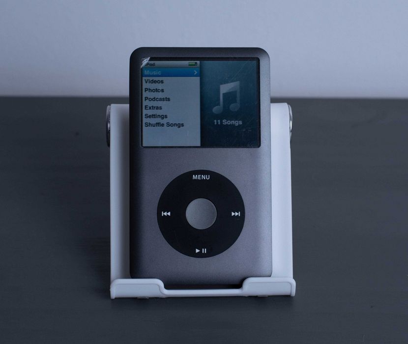 iPod Classic 6th Generation 128GB – Baterie 2000mAh, Carcasă Nouă
