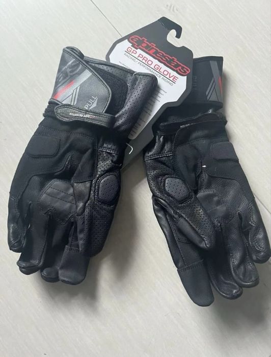 Кожени ръкавици Alpinestars GP-Pro и SP-8