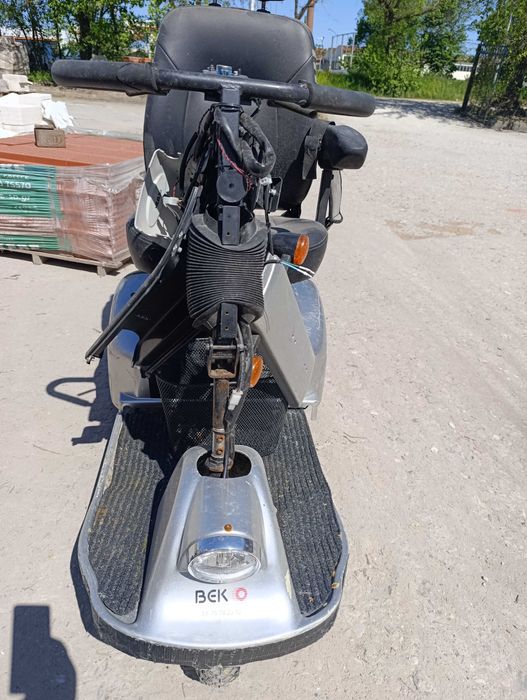 Електрическа инвалидна количка за части