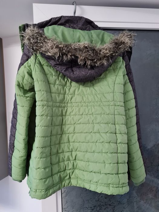 Vând geaca gravida cu insertie bebe