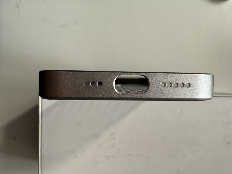 Iphone 15 Pro Alumin va Plastikli Chexollar