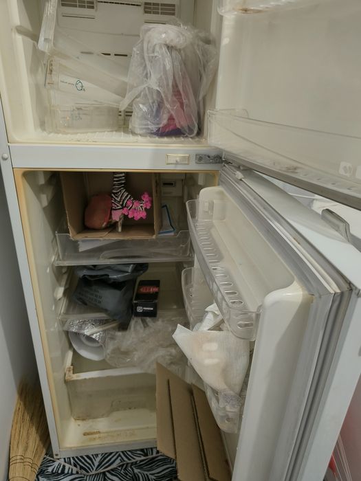 Холодильник сатылады