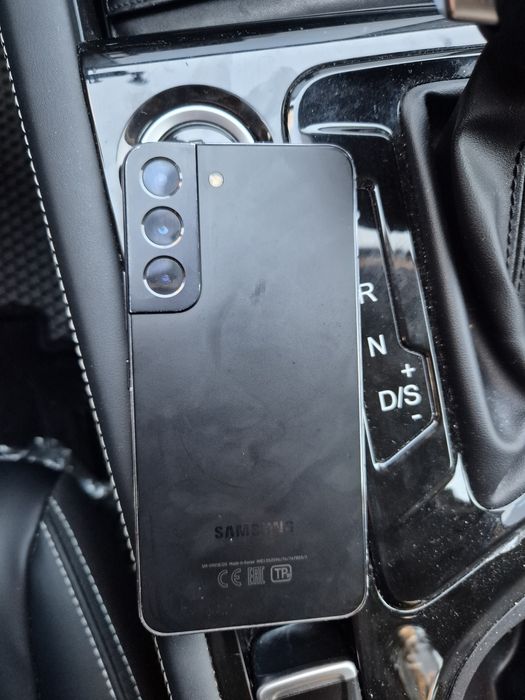 Samsung  S22   256 gb