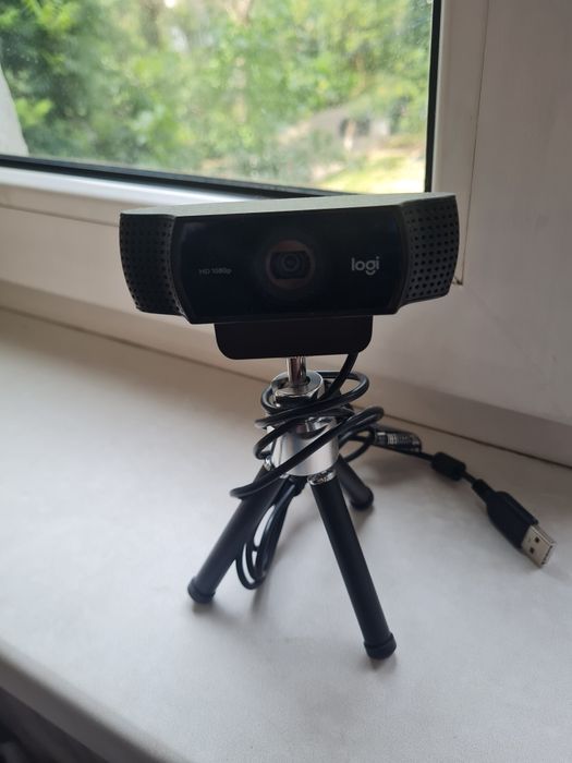 Вебкамера LOgitech HD1080p