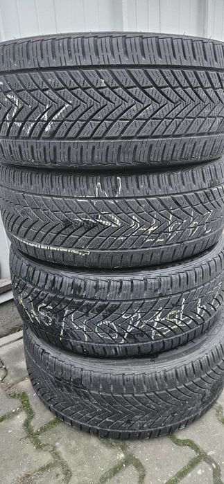 Anvelope, Cauciucuri de iarnă R19 -225 40R19