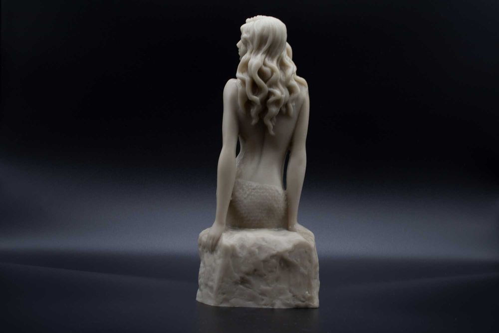 Ръчно изработена мраморна скулптура „Сирена“ – гола женска фигура