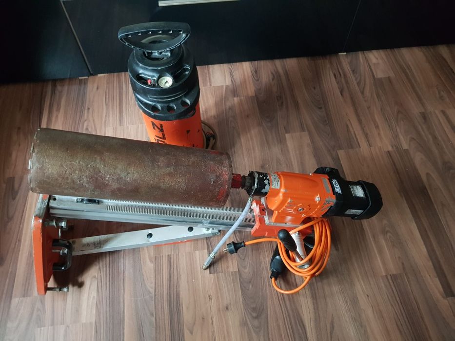 Mașină de carotat golz gbm 25 și  stativ sd 250.