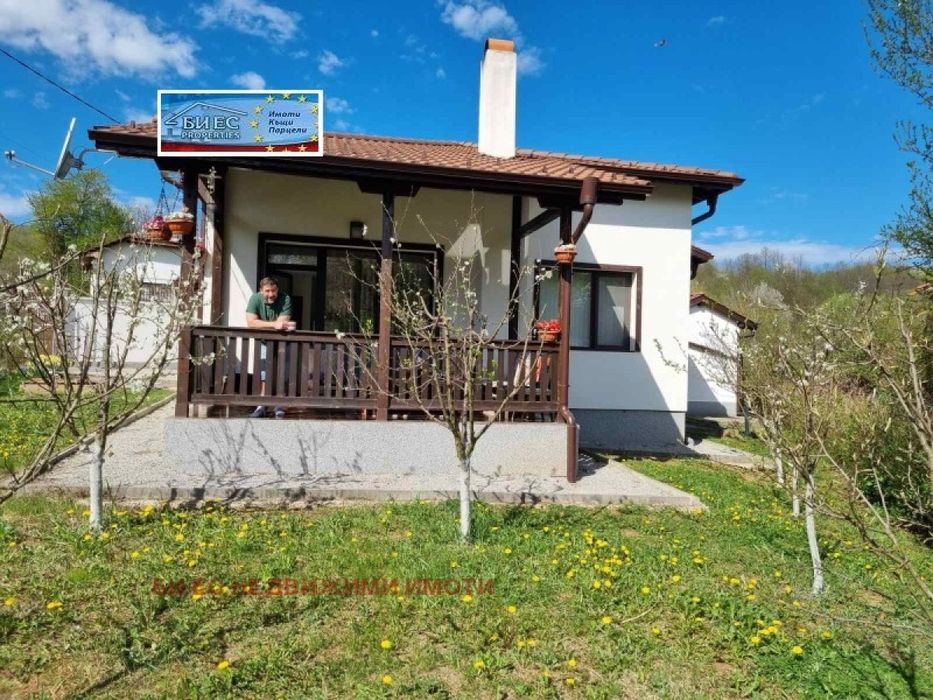 Продажба Къща гр. Угърчин - с. Сопот 90m²