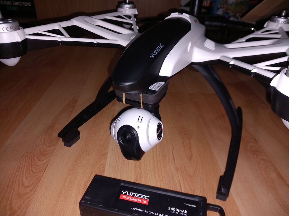 Drona yuneec Q500 +