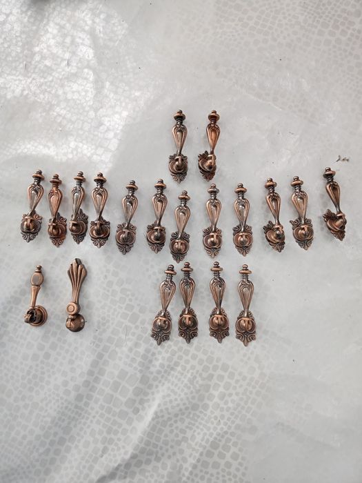 Продам дверные ручки