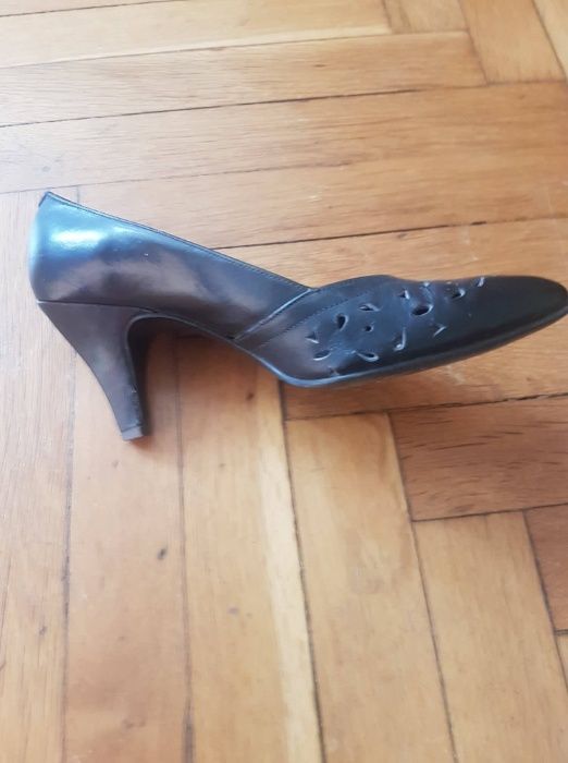 Обувки естествена кожа 35-36 номер