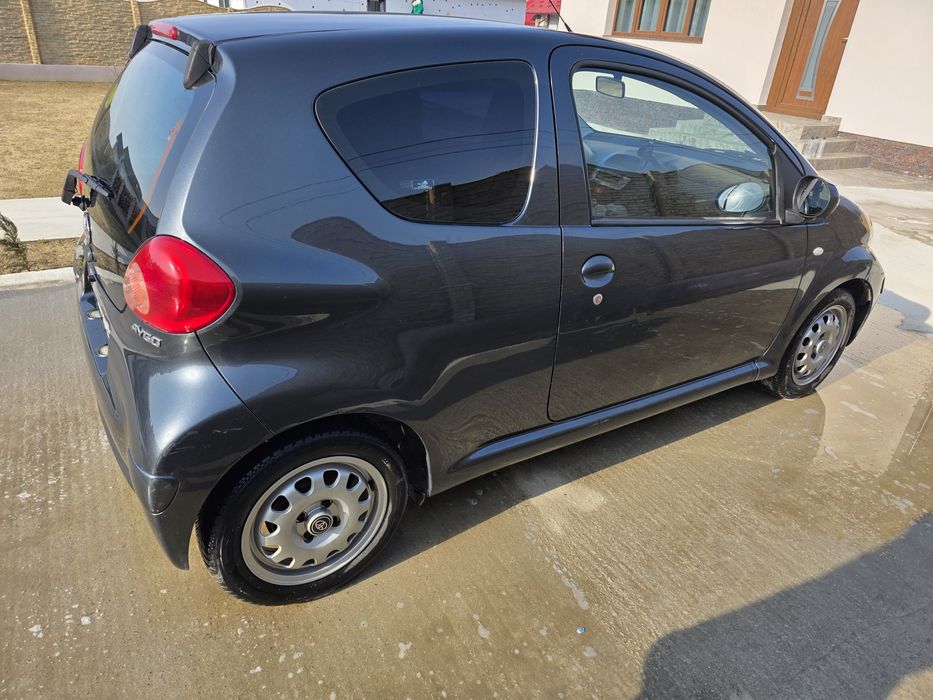 Vand Toyota Aygo ,masina ideala pt oras extrem de fiabila cu un consum