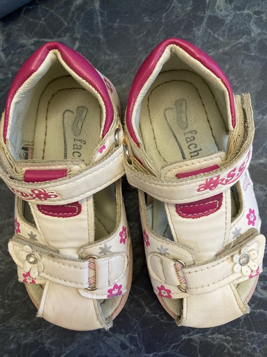 Сандали на девочку 23 размер