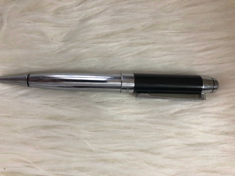 Doua Pixuri  Cerruti Originale  Impecabile