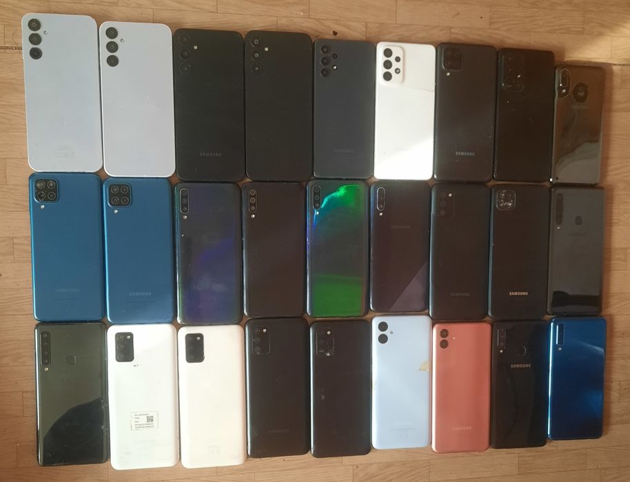 Vând telefoane pentru piese model Samsung