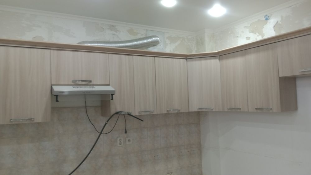 Продам кухню 50000