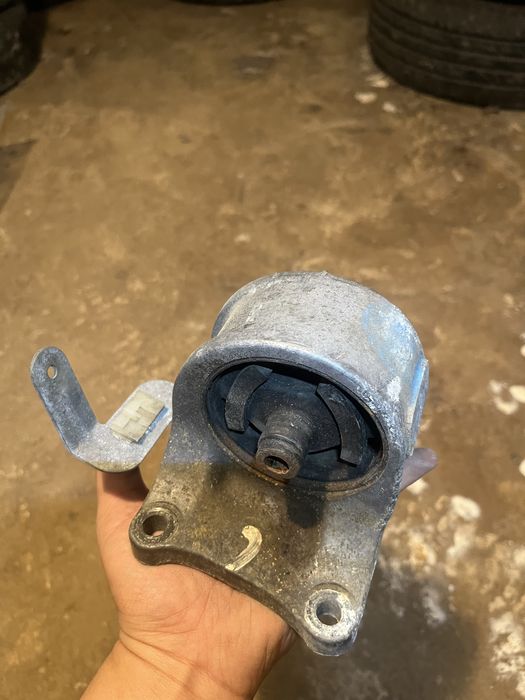 Подушка Акпп nissan maxima cefiro