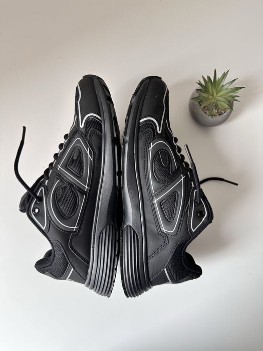 Dior b30 black and white