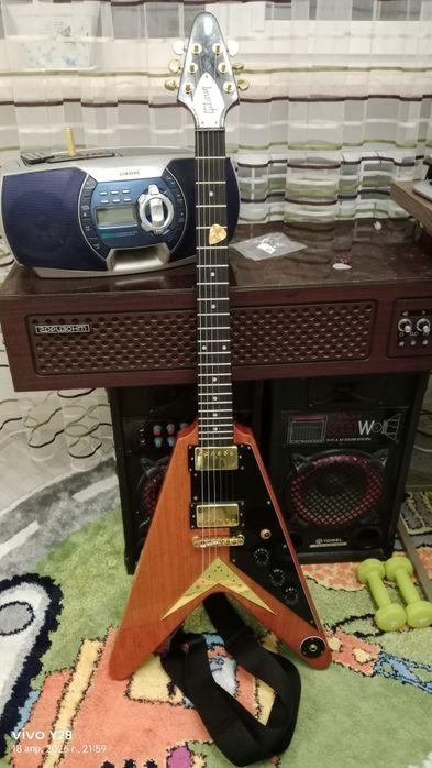 Гитара Gibson flying V