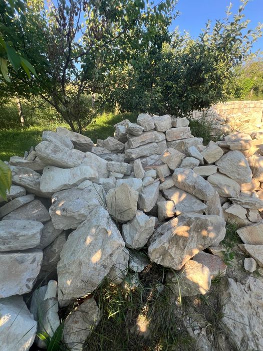 Vand piatra naturala cioplita pt zidarie , garduri