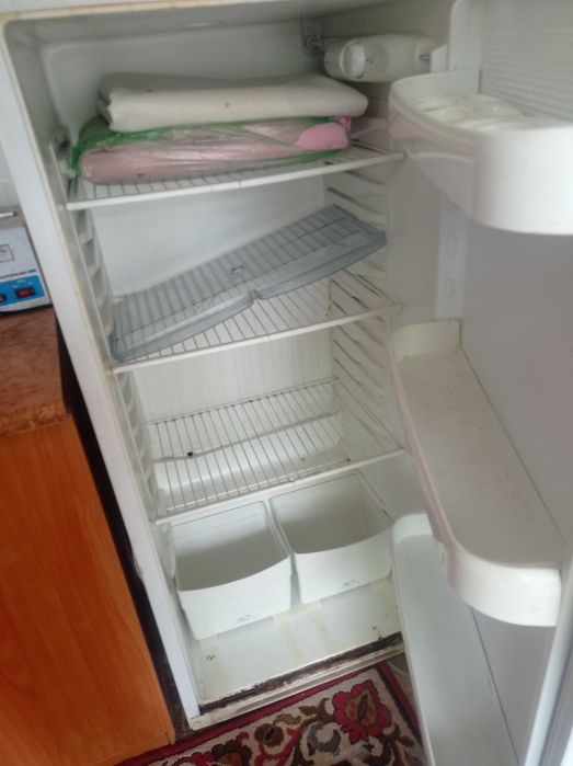 Холодильник б/у.